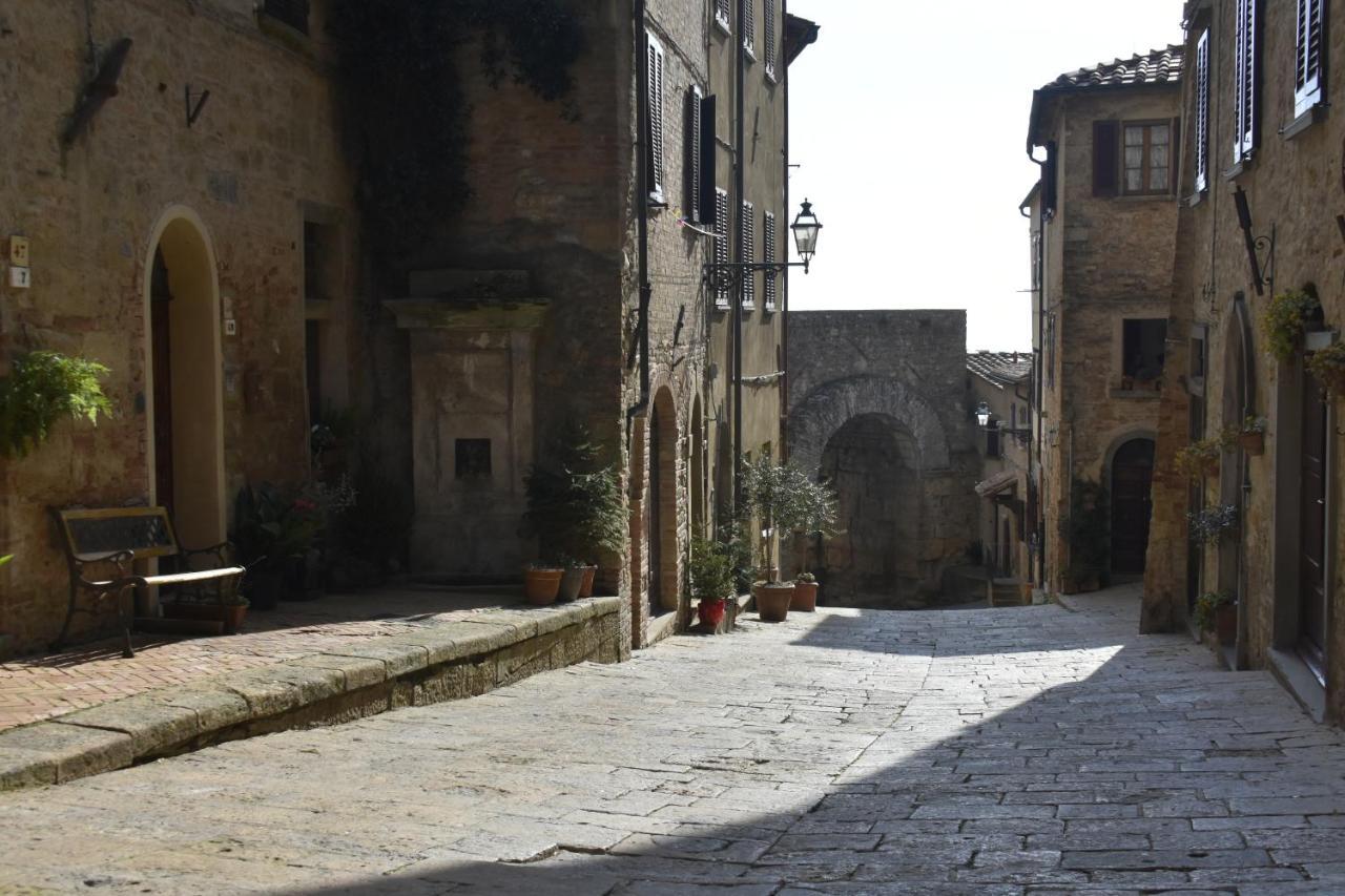 Casa Vacanze E Brevi Periodi Alla Porta Etrusca La Panchina Al Sole Volterra Exterior foto