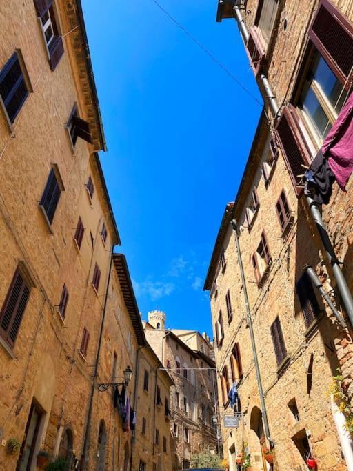Casa Vacanze E Brevi Periodi Alla Porta Etrusca La Panchina Al Sole Volterra Exterior foto
