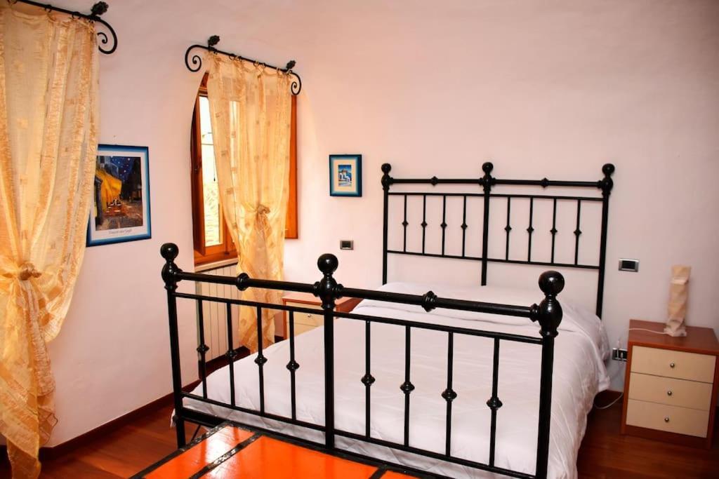 Casa Vacanze E Brevi Periodi Alla Porta Etrusca La Panchina Al Sole Volterra Exterior foto